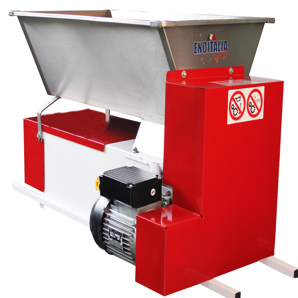 Eno 15 Semiinox, Zdrobitor Desciorchinator Struguri, Cu Motor, Enoitalia, Cuva Din Inox, Carcasa Din Tabla Smaltuita, Cuva Cu Snec, Motor 0,75Kw, Productivitate 1600-1800 Kg/H, Productie Italia